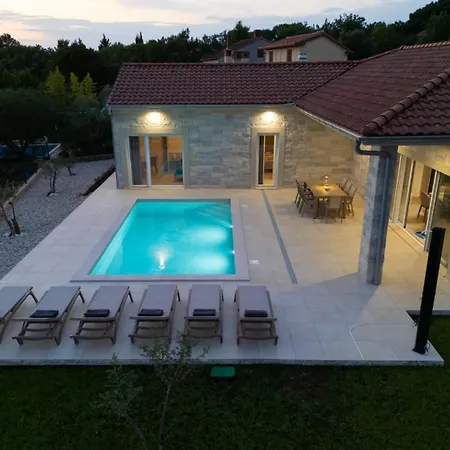 Fuska With Private Pool *