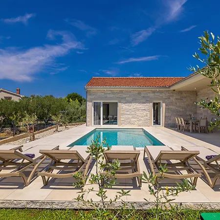 וילה Fuska With Private Pool
