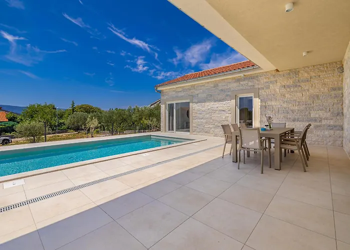 Villa Fuska With Private Pool