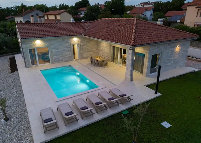 Fuska With Private Pool Villa Pinezići