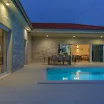 Fuska With Private Pool