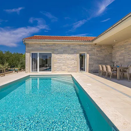 Fuska With Private Pool Pinezići