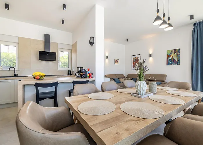 Villa Fuska With Private Pool Pinezići