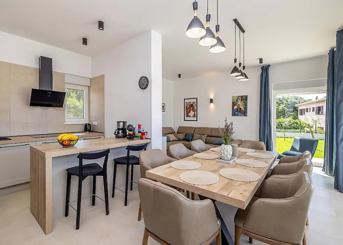 Fuska With Private Pool * Pinezići