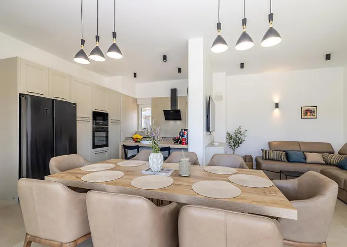 Fuska With Private Pool Pinezići