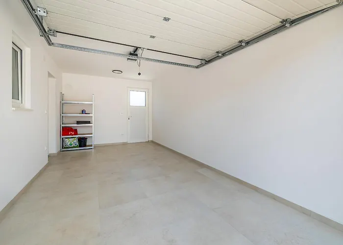 Fuska With Private Pool * Pinezići