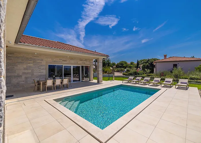 Fuska With Private Pool Villa Pinezići