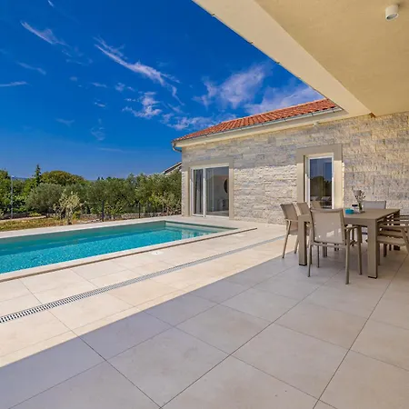 וילה Fuska With Private Pool