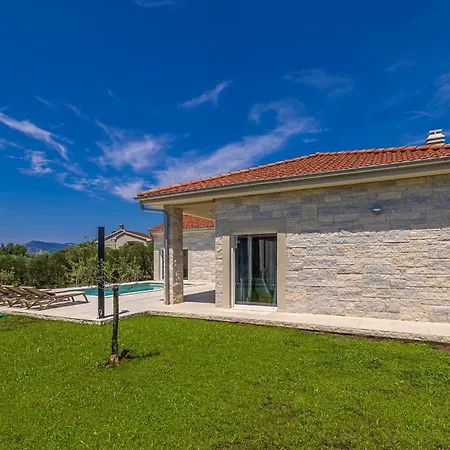 וילה Fuska With Private Pool