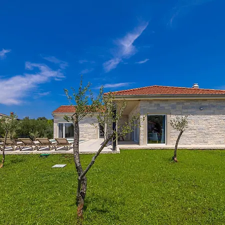 Fuska With Private Pool Pinezići